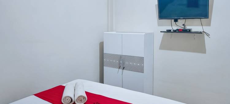 直葛市红多兹酒店(A2家庭旅馆和丽塔购物中心)(RedDoorz at Guest House A2 Near Rita Mall Tegal)图片