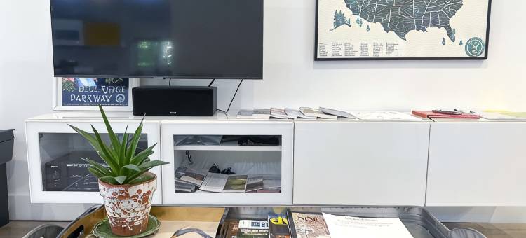 Honey House—beautiful Modern Loft Near with Uva, Monticello and Downtown图片