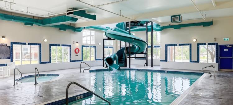 高河温德姆速8酒店(Super 8 by Wyndham High River AB)图片