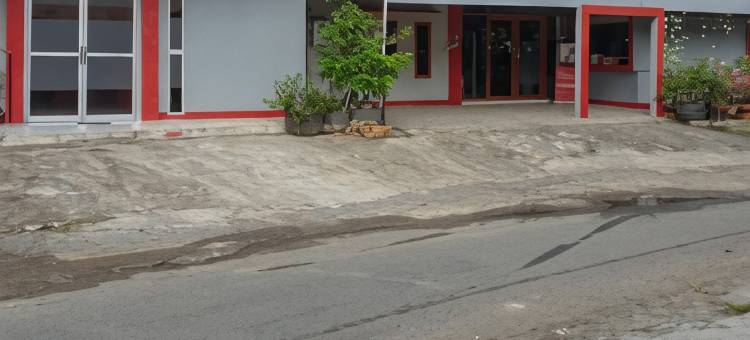 红多兹@马穆朱雅基酒店(RedDoorz @ Hotel Yaki Mamuju)图片