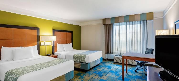 弗里蒙特硅谷拉昆塔温德姆套房酒店(La Quinta Inn & Suites by Wyndham Fremont / Silicon Valley)图片