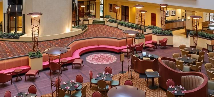 锡达拉皮兹万豪酒店(Radisson Hotel Cedar Rapids)图片