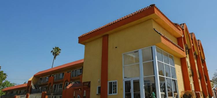 赛普里斯速 8 酒店(Super 8 by Wyndham Cypress Buena Park Area)图片