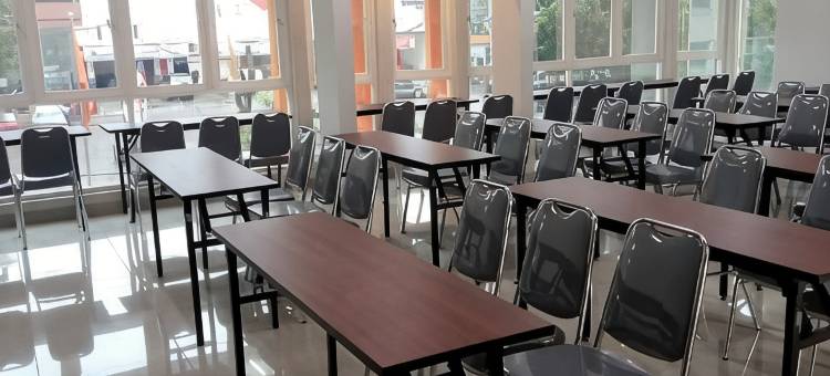 三宝垄索尼克机场酒店(Hotel Sonic Airport Semarang)图片