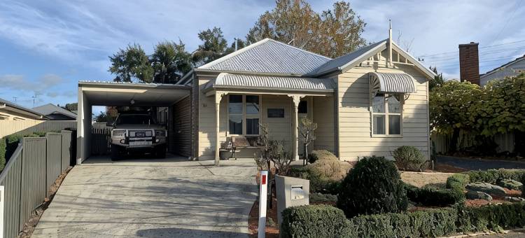 沃拉格尔埃尔姆斯福德(位于吉普斯兰中心)乡村别墅(Elmsford Cottage (Warragul) - right in the heart of Gippsland.)图片