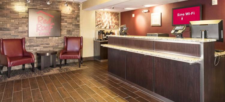 底特律皇家橡树麦迪逊高地红顶酒店(Red Roof Inn Detroit - Royal Oak/ Madison Heights)图片