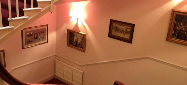 皇家维多利亚与布尔酒店(The Royal Victoria & Bull Hotel)图片