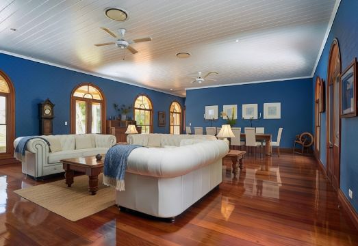 Victoria's at Ewingsdale Hotel Overview