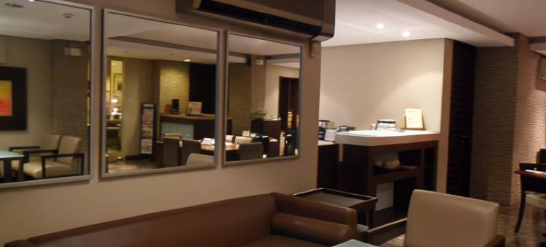 阿莫索罗公寓酒店(Amorsolo Mansion)图片