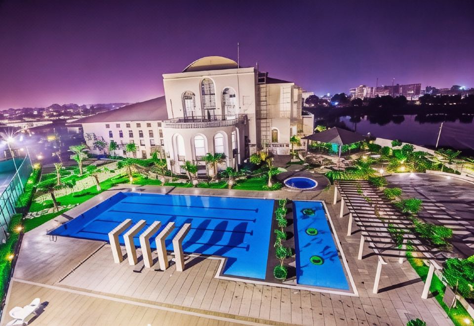 Club Paraiso Over view