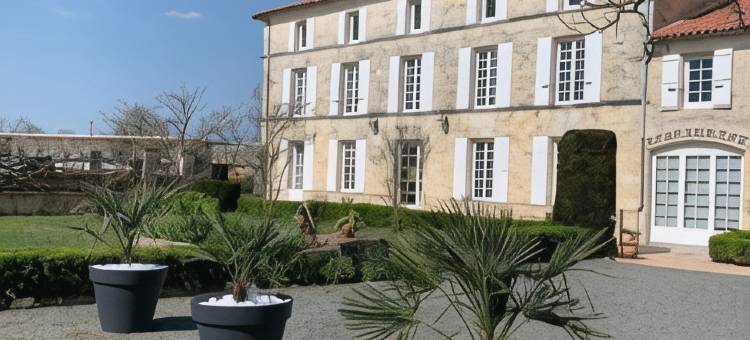 普里乌雷洛吉酒庄(Logis Domaine du Prieuré)图片