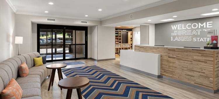 希尔顿欢朋套房酒店-佩托斯基(Hampton Inn & Suites Petoskey)图片