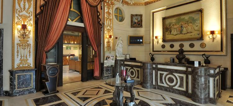 郁锦香哈姆拉酒店(Serenada Golden Palace Hotel)图片