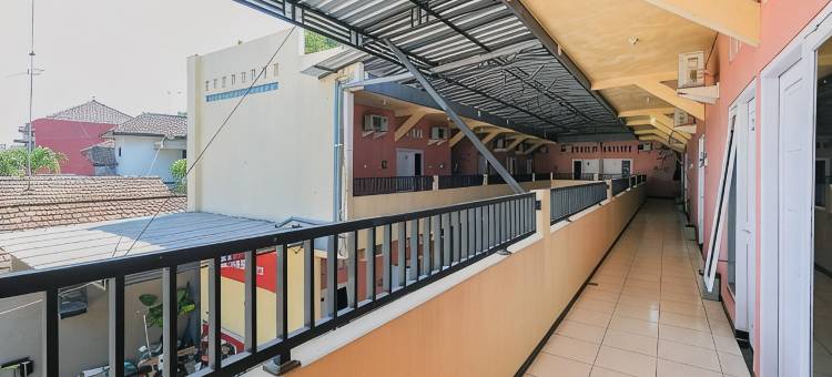 OYO Life 3387 那库拉伊斯兰民宿(RedDoorz Syariah Near Rsud Tuban)图片