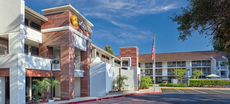 千橡市纽伯里公园拉昆塔温德姆套房酒店(La Quinta Inn & Suites by Wyndham Thousand Oaks-Newbury Park)图片