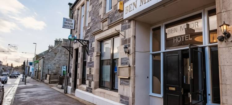 OYO本摩尔酒店(The Ben Mhor Hotel, Bar & Restaurant)图片