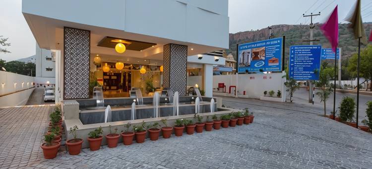 提鲁帕提派维沙洛伊酒店(Pai Viceroy)图片