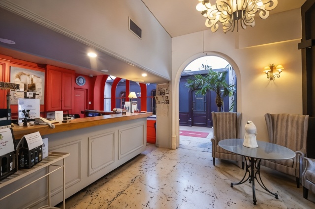 Logis Hôtel de Bourgogne - Mâcon Over view