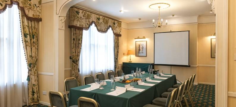 红狮贝斯特韦斯特酒店(Best Western Salisbury Red Lion Hotel)图片