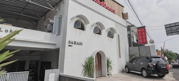 红多兹酒店-近茂物巴鲁塔纳收费出口(RedDoorz Near Exit Toll Tanah Baru Bogor)图片