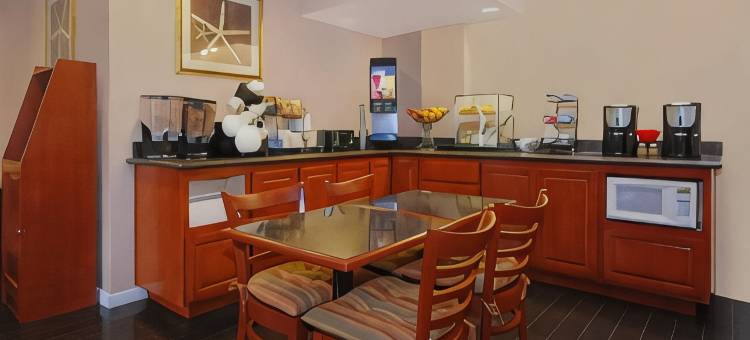 卡梅尔贝斯特韦斯特连排别墅式酒店(Best Western Carmels Town House Lodge)图片