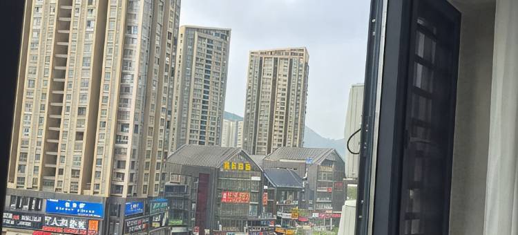 语晨金酒店图片