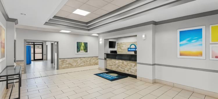 锡达拉皮兹戴斯套房酒店(Days Inn & Suites by Wyndham Cedar Rapids)图片
