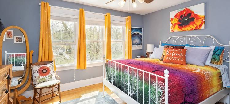 滨水度假屋：皮划艇、钓鱼、游戏室、火坑、聚会室…(Waterfront Getaway: Kayaks, fishing, game room, fire pit, gathering room…)图片