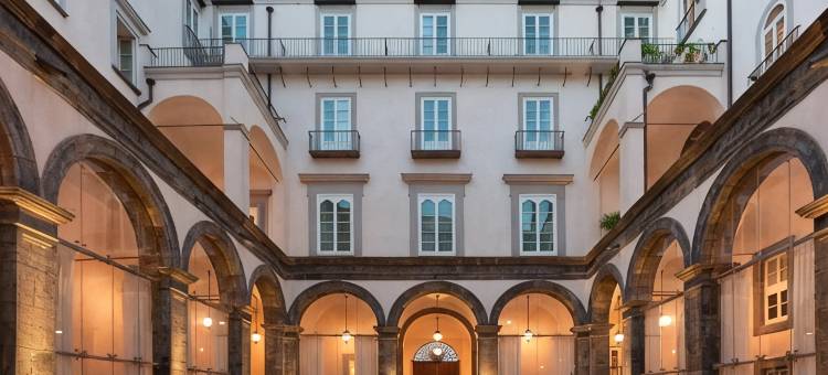 那不勒斯帕拉索卡拉乔洛酒店(Palazzo Caracciolo Naples)图片