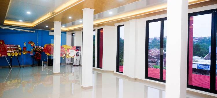 米特拉河畔红门酒店(River House Mitra RedDoorz)图片