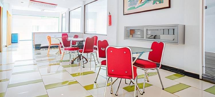 T-One酒店(RedDoorz Premium at Hotel T-One Jambi)图片