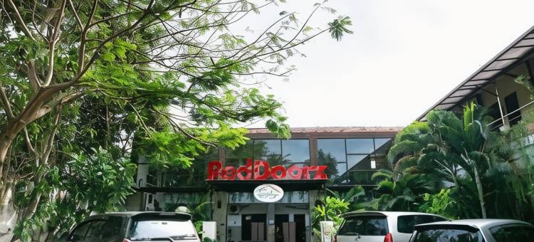 红多兹酒店@泗水苏梅内普酒店(RedDoorz @ Hotel Surabaya Sumenep)图片