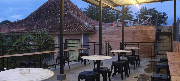Bu Sepuh GuestHouse图片