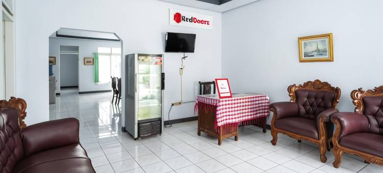 红多兹伊斯兰酒店-近奇马坎RSUD(RedDoorz Syariah Near Rsud Cimacan)图片