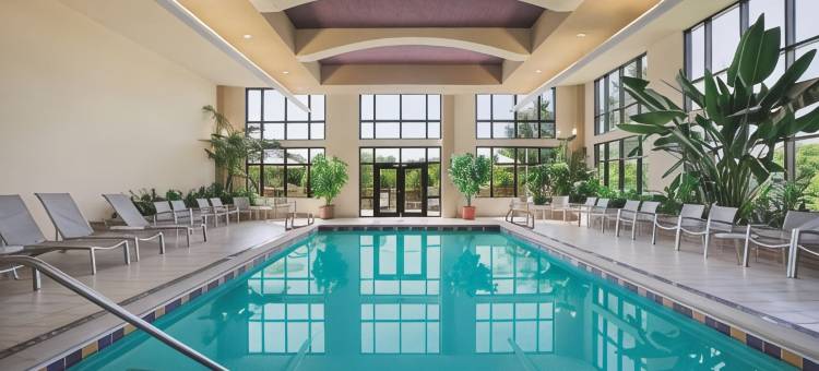 希尔顿大使套房酒店在温泉城会议中心(Embassy Suites by Hilton at Hot Springs Convention Center)图片