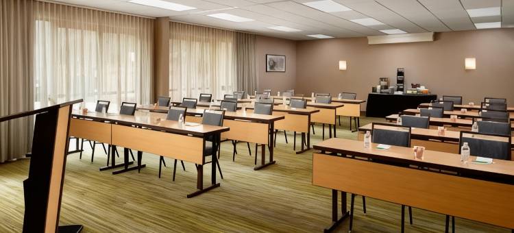 亚特兰大周界中心万怡酒店(Courtyard Atlanta Perimeter Center)图片