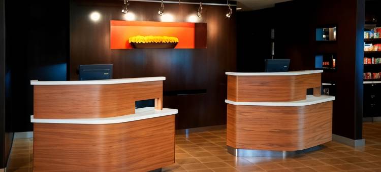 罗克福德万怡酒店(Courtyard Rockford)图片