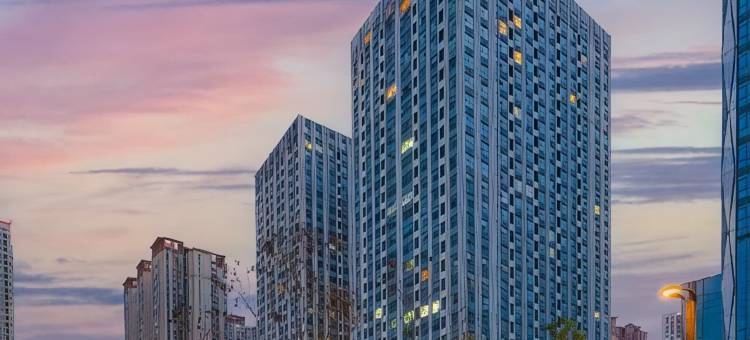 泥木·SKY CITY HOTEL(绵阳经开万达广场南郊机场店)图片