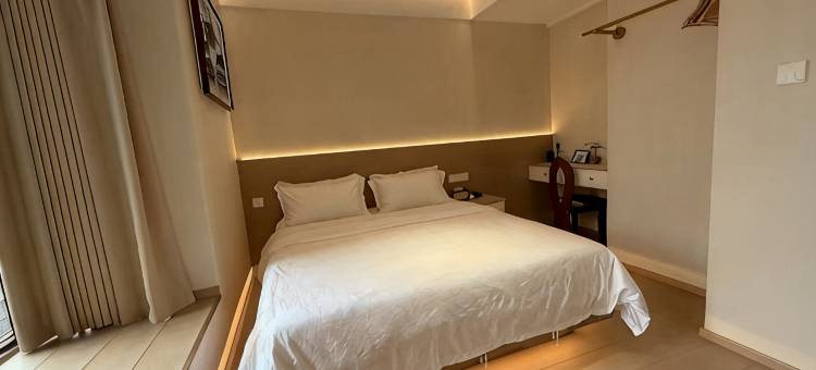 张家界山水之间民宿(天门山索道店)图片