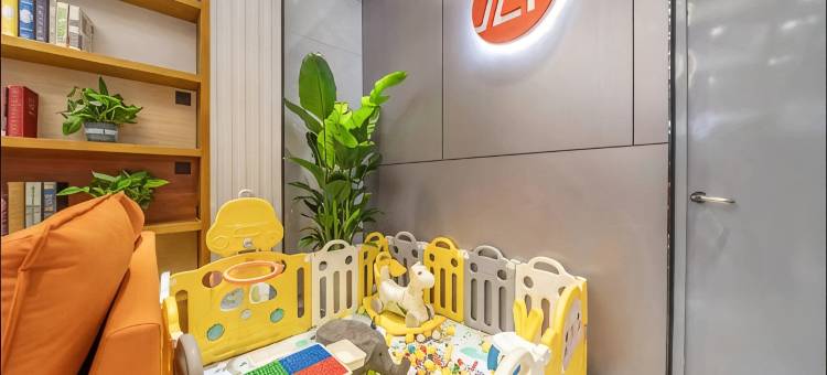 景之悦影院酒店(贵港高铁站马草江公园店)图片