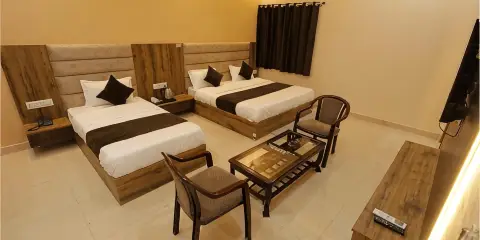 Hotel Radhavan
