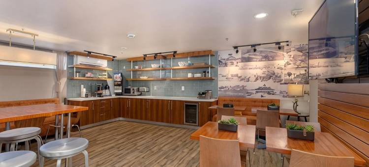 纽波特海滩索拉雷纳酒店，达兹勒精选温德姆(Hotel Solarena Newport Beach, a Dazzler Select by Wyndham)图片