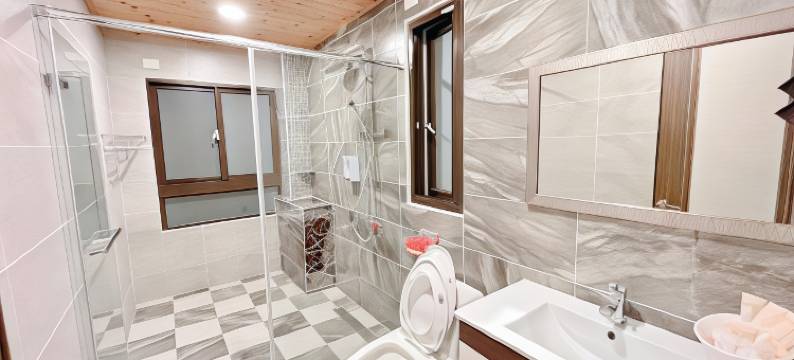 花莲宽品居站前电梯民宿图片