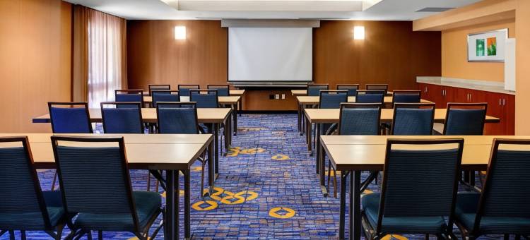 克里夫兰机场南部万怡酒店(Courtyard Cleveland Airport South)图片