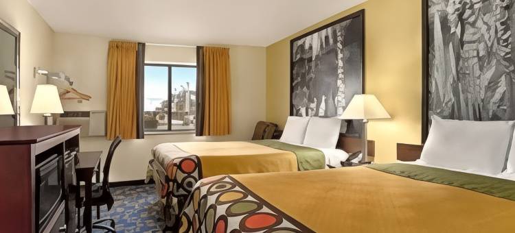 卡尔斯巴速8酒店(Super 8 by Wyndham Carlsbad)图片