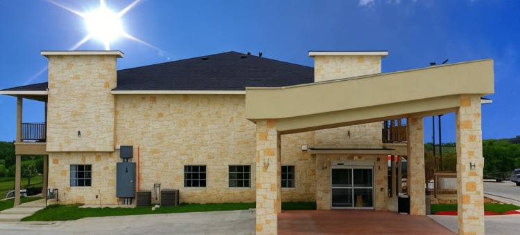 OYO Gonzales TX的韦斯特伍德长住旅馆(Westwood Inn Extended Stay by OYO Gonzales TX)图片