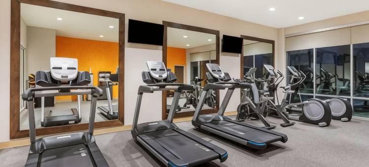 堪萨斯城灯塔山拉昆塔温德姆套房酒店(La Quinta Inn & Suites by Wyndham Kansas City Beacon Hill)图片