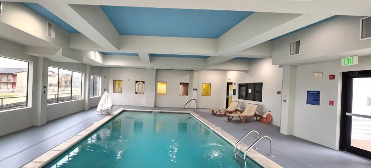 拉塞尔维尔温德姆戴斯套房酒店(Days Inn & Suites by Wyndham Russellville)图片