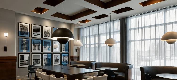 蒙特利尔机场万豪万怡酒店(Courtyard Montreal Airport)图片