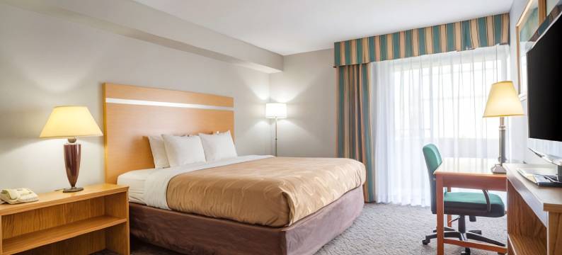 I-80 格兰德艾兰郊区开放式客房(Suburban Studios I-80 Grand Island)图片